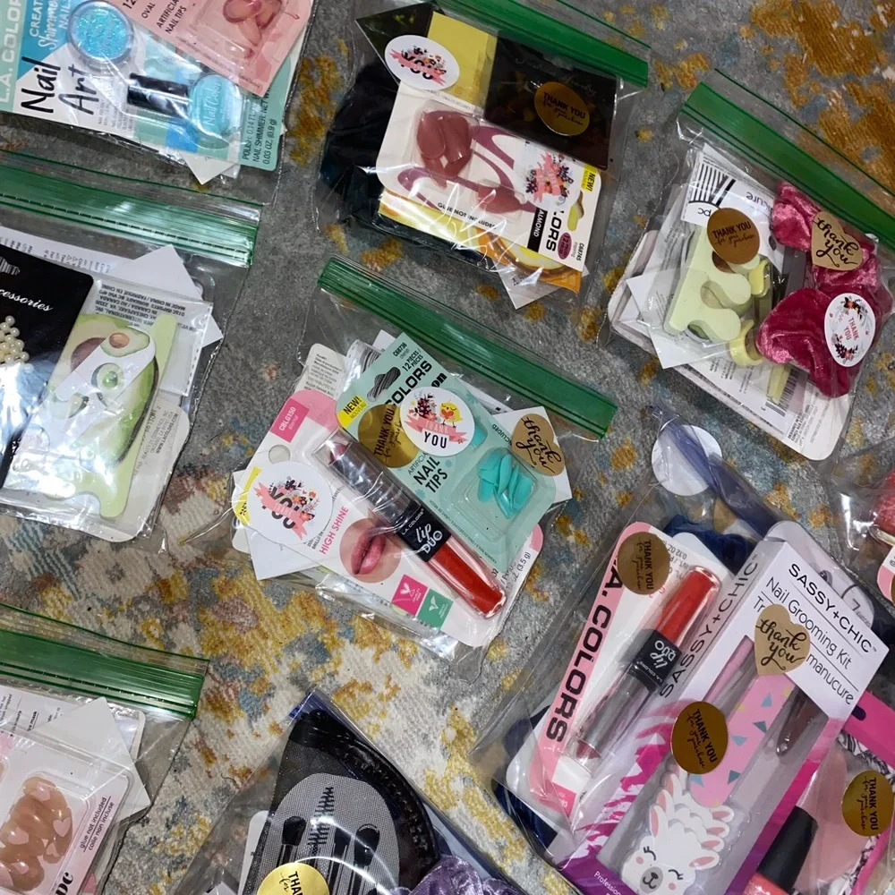 FREE GIFTS WITH PURCHASE 🎁 - Picture 10 of 12